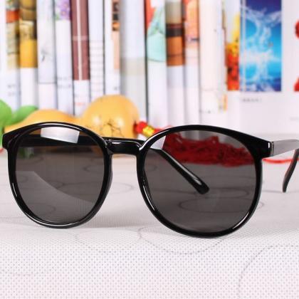Black Round Transparent Lenses Woman Sunglasses