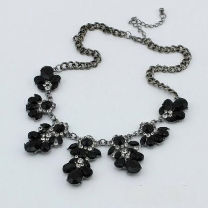 Flower Crystals Black Gemstones Woman Necklace