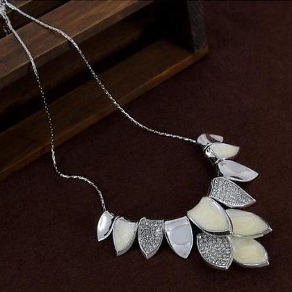 Anniversary Gift Elegant Leaves Pendant Silver..