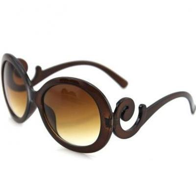 Classy woman round lens brown sunglasses