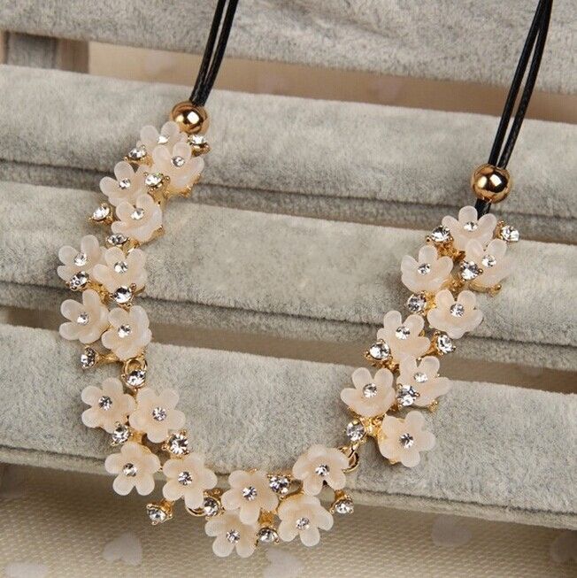Acrylic Floral Chain With Rhinestone Jewel Statement Necklace