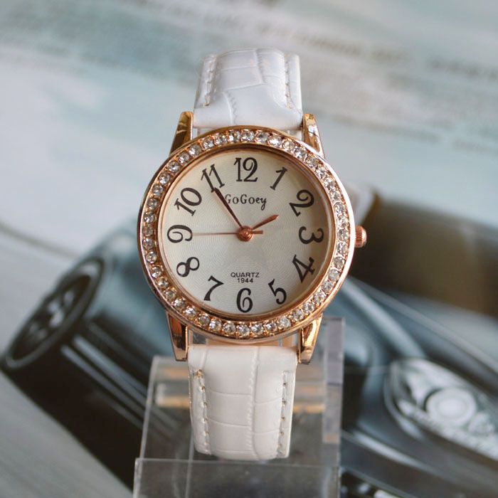 Young And White Restless Leather Woman Watch