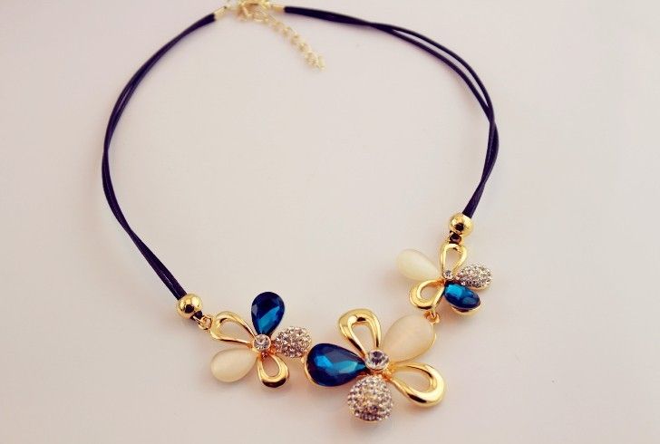 Pendant Three Blue Stone Flowers Fashion Woman Necklace